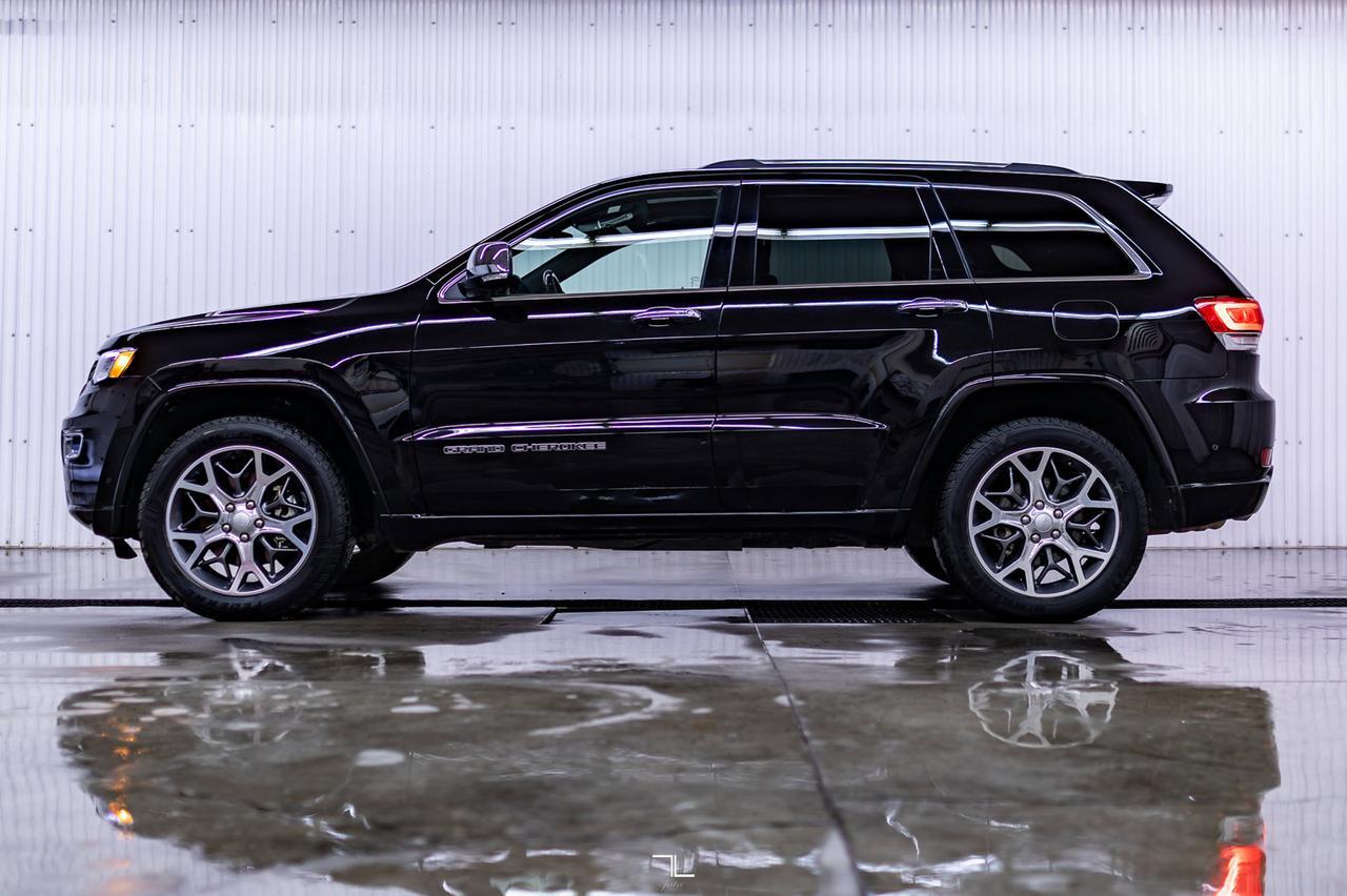 2021 Jeep Grand Cherokee 4x4 Overland Leather Roof Nav BCam Red Deer AB