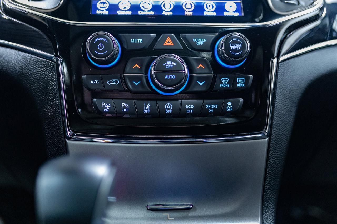 2021 Jeep Grand Cherokee 4x4 Overland Leather Roof Nav BCam Red Deer AB