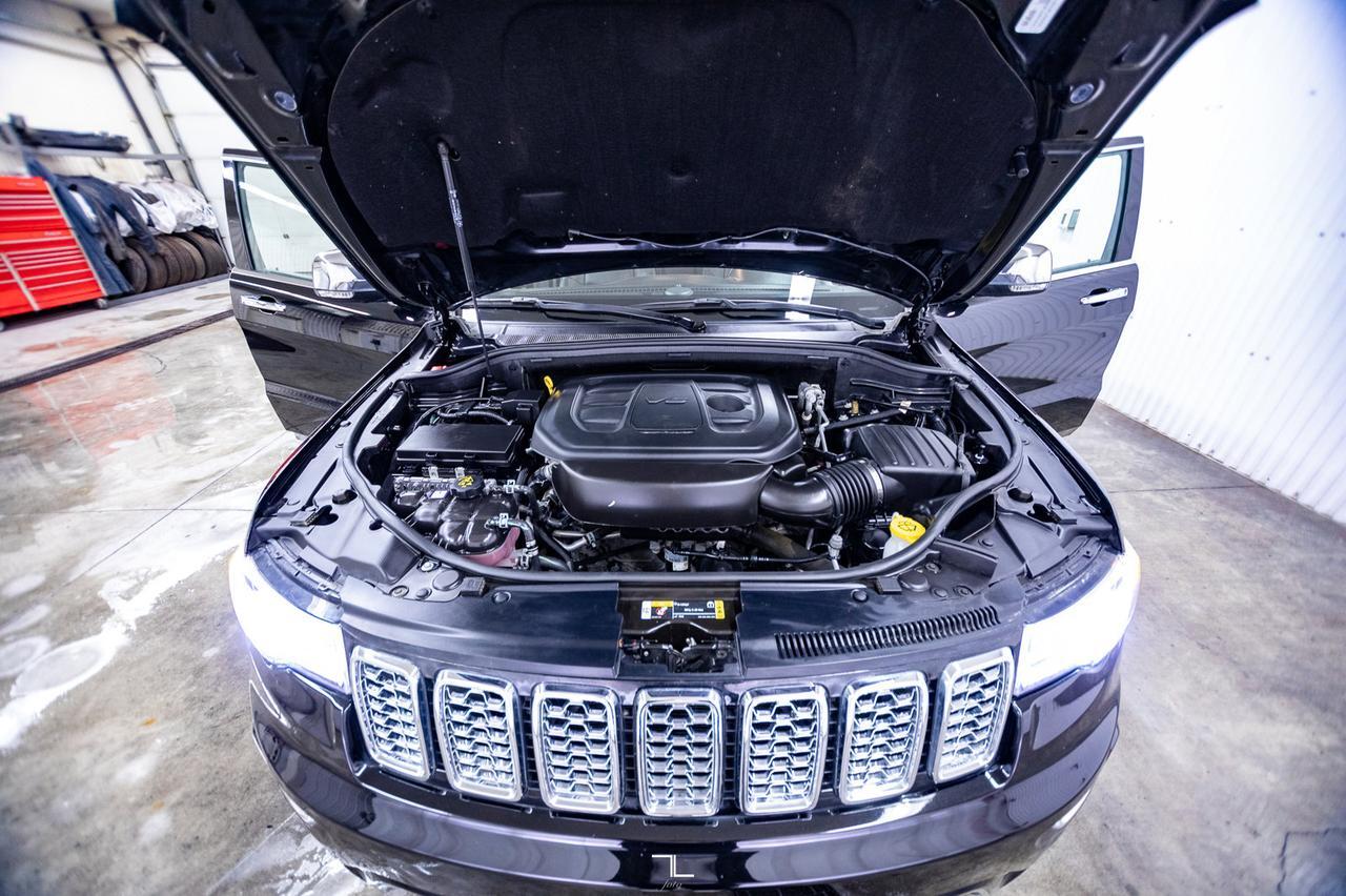 2021 Jeep Grand Cherokee 4x4 Overland Leather Roof Nav BCam Red Deer AB