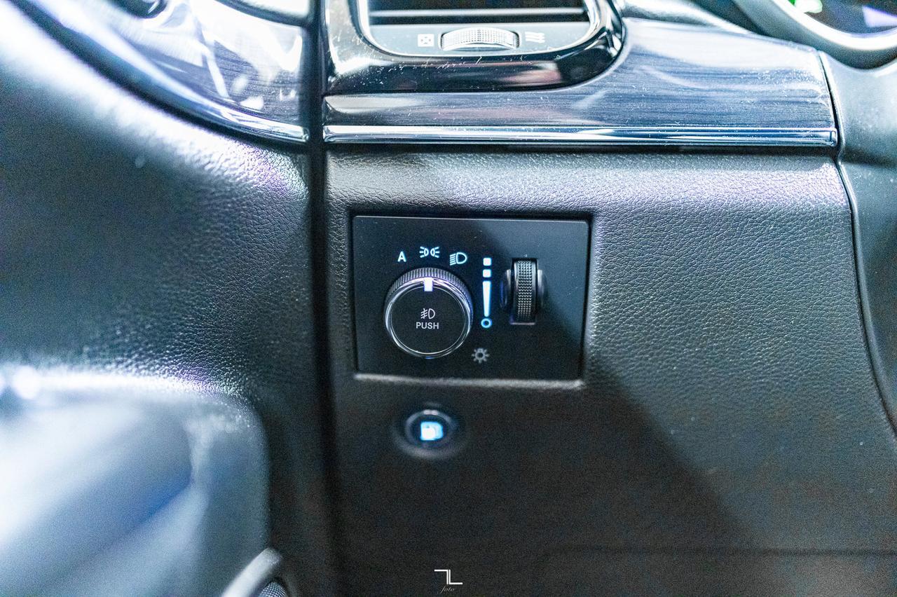 2021 Jeep Grand Cherokee 4x4 Overland Leather Roof Nav BCam Red Deer AB