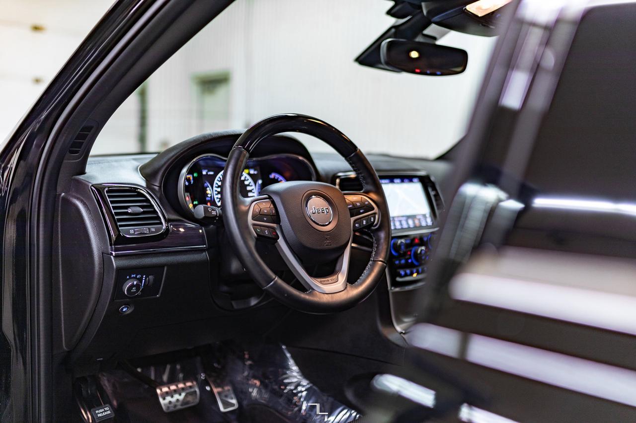 2021 Jeep Grand Cherokee 4x4 Overland Leather Roof Nav BCam Red Deer AB