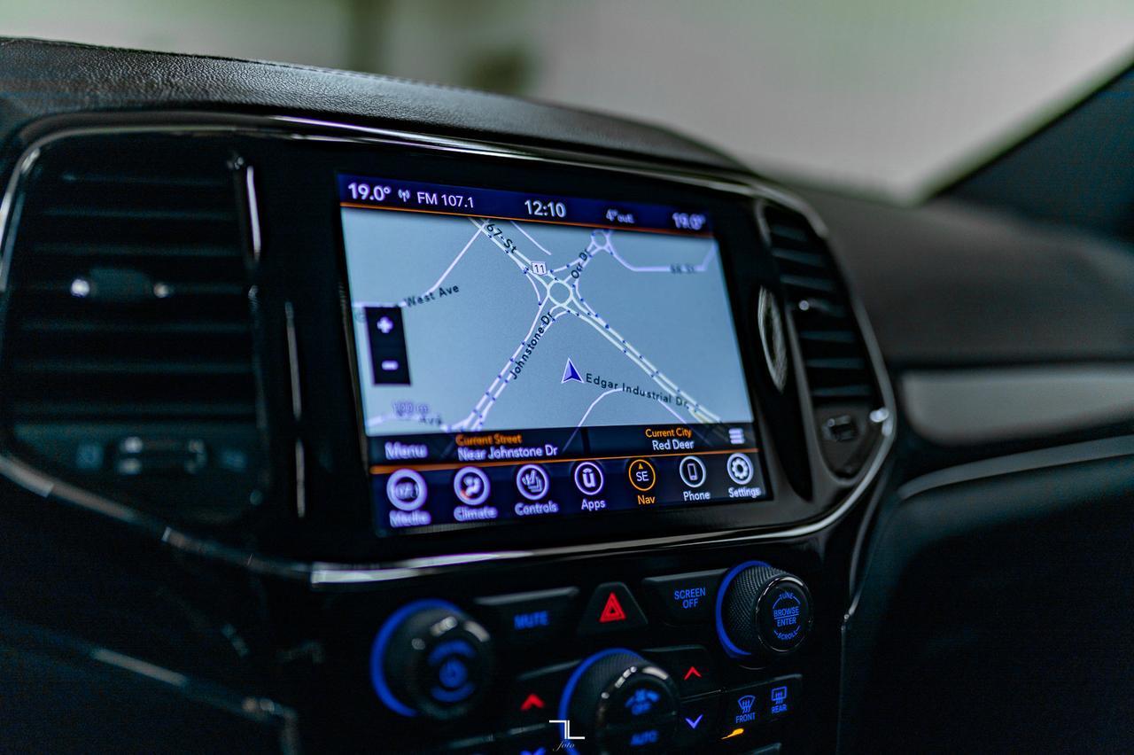 2021 Jeep Grand Cherokee 4x4 Overland Leather Roof Nav BCam Red Deer AB