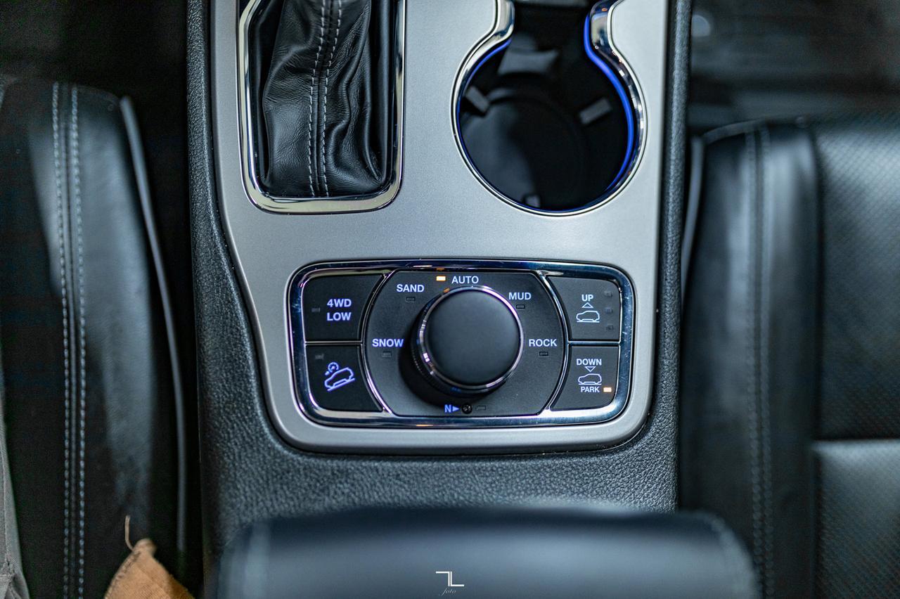 2021 Jeep Grand Cherokee 4x4 Overland Leather Roof Nav BCam Red Deer AB