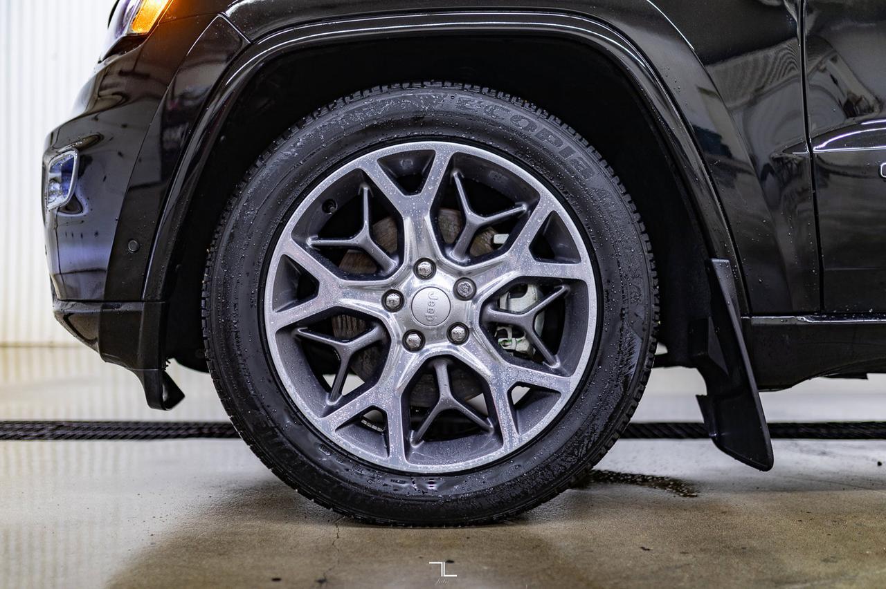 2021 Jeep Grand Cherokee 4x4 Overland Leather Roof Nav BCam Red Deer AB