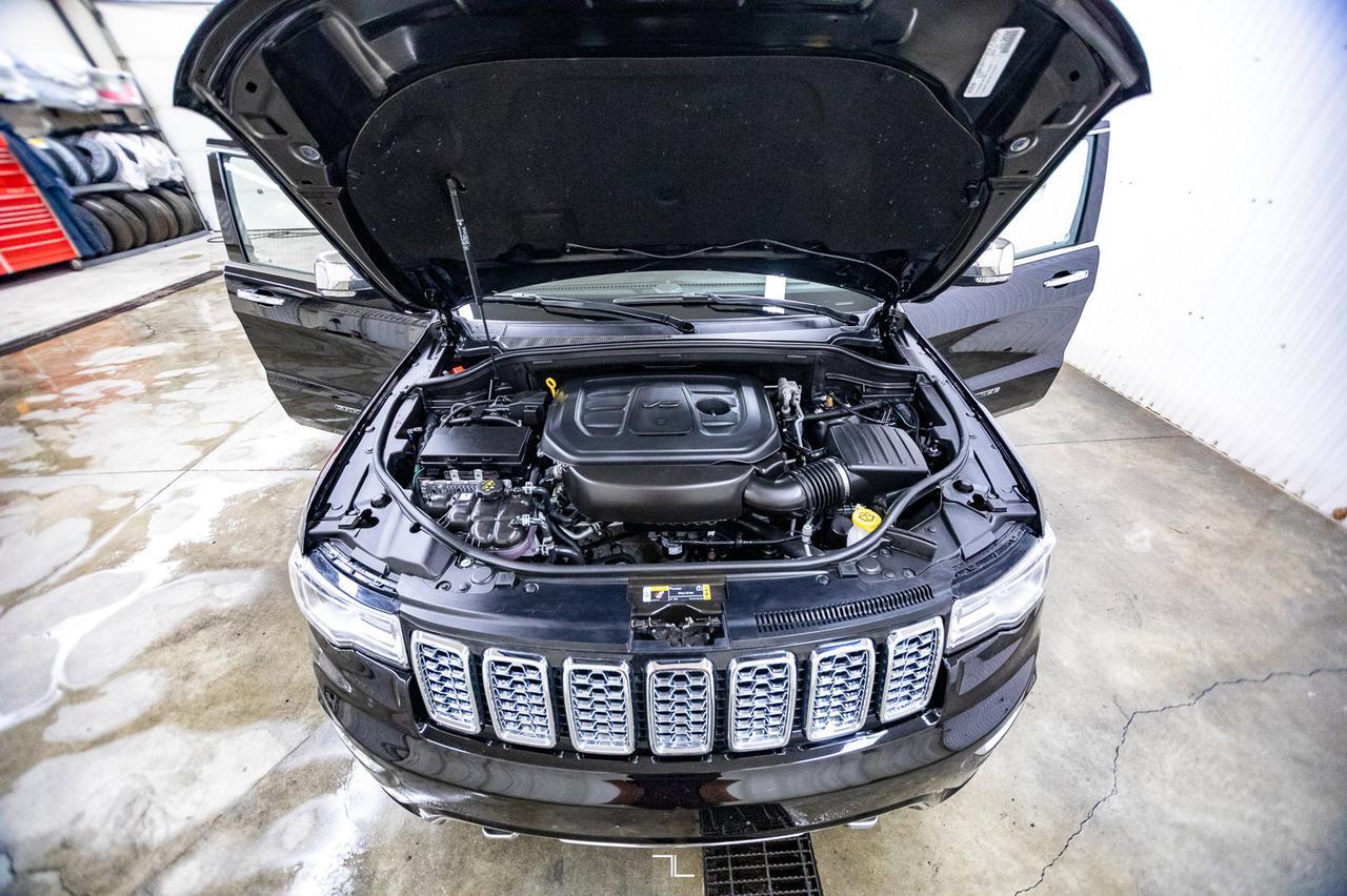 2021 Jeep Grand Cherokee 4x4 Overland Leather Roof Nav BCam Red Deer AB