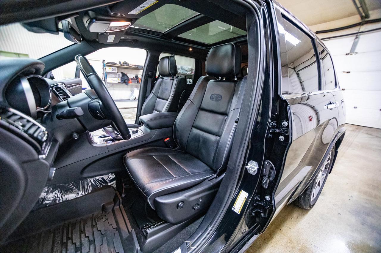 2021 Jeep Grand Cherokee 4x4 Overland Leather Roof Nav BCam Red Deer AB