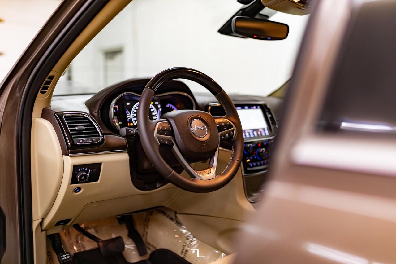 2021 Jeep Grand Cherokee 4x4 Overland Leather Roof Nav BCam Red Deer AB