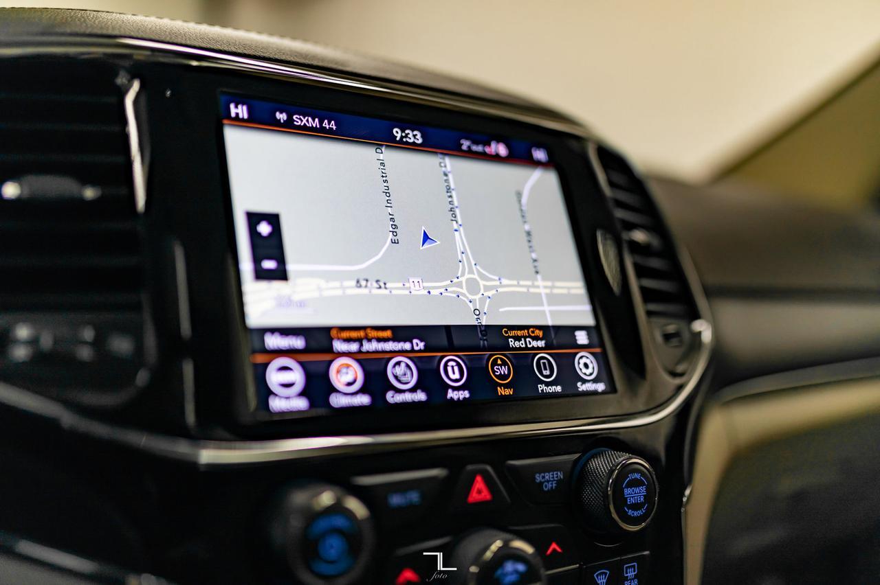 2021 Jeep Grand Cherokee 4x4 Overland Leather Roof Nav BCam Red Deer AB