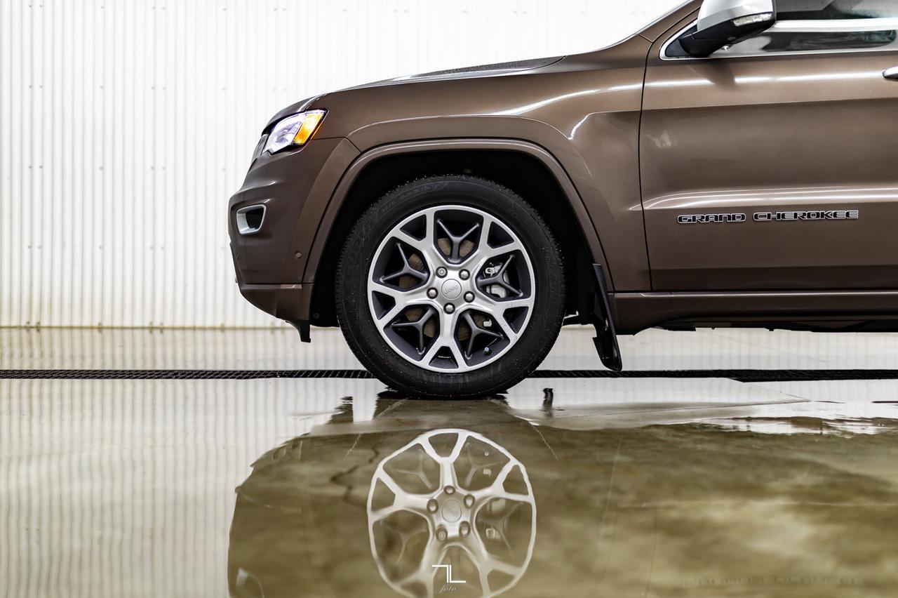 2021 Jeep Grand Cherokee 4x4 Overland Leather Roof Nav BCam Red Deer AB