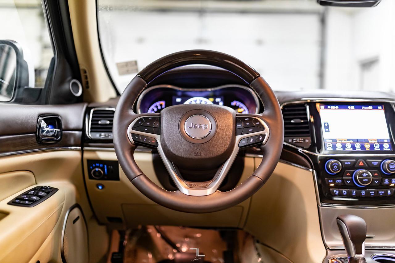 2021 Jeep Grand Cherokee 4x4 Overland Leather Roof Nav BCam Red Deer AB