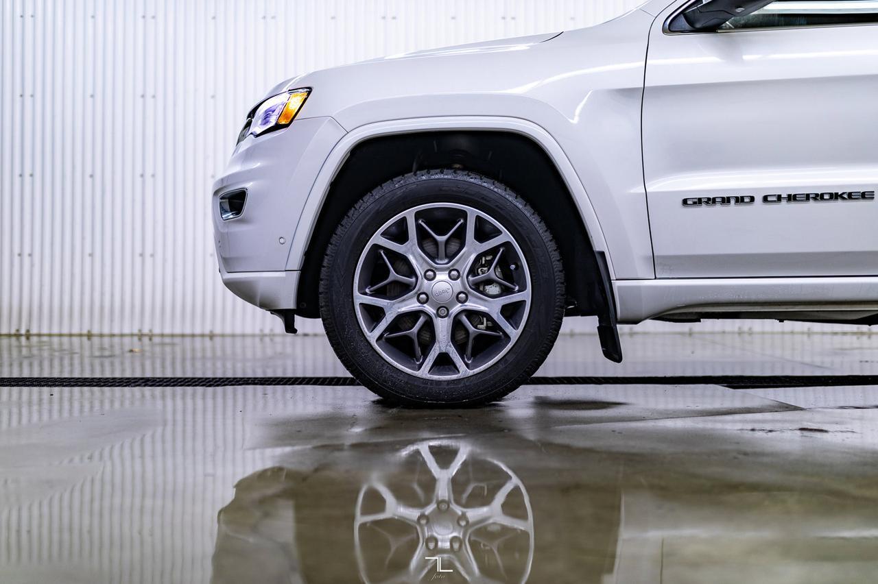 2021 Jeep Grand Cherokee 4x4 Overland Leather Roof Nav Red Deer AB