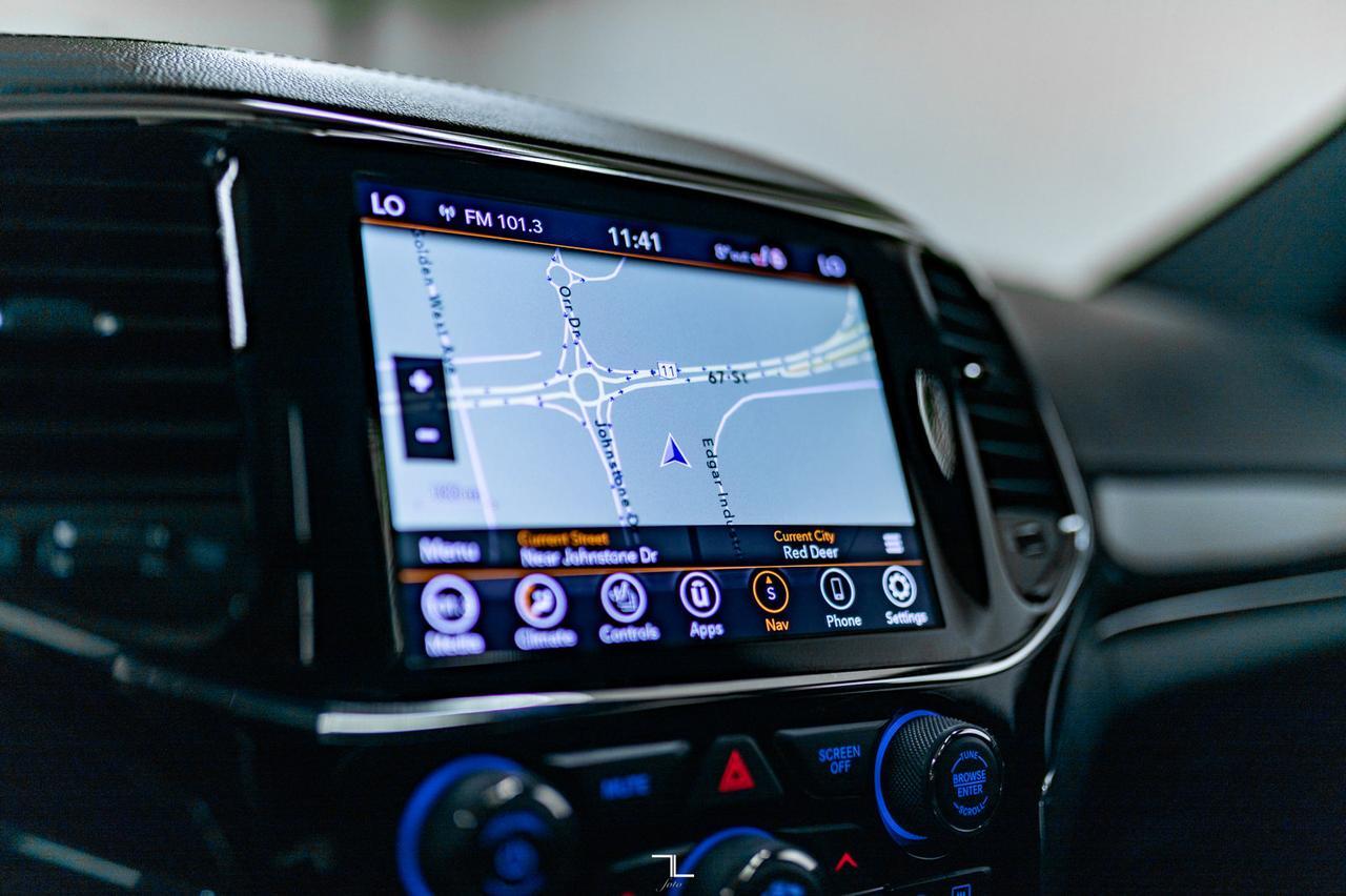 2021 Jeep Grand Cherokee 4x4 Overland Leather Roof Nav Red Deer AB