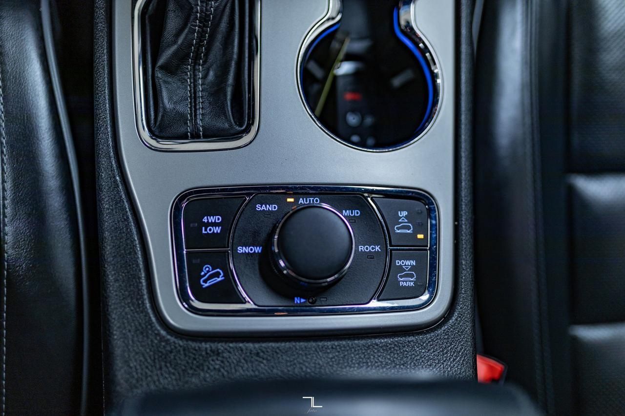 2021 Jeep Grand Cherokee 4x4 Overland Leather Roof Nav Red Deer AB