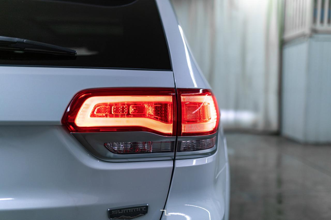 2021 Jeep Grand Cherokee 4x4 Summit Leather Roof Nav BCam Red Deer AB