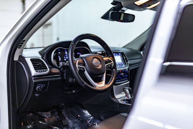 2021 Jeep Grand Cherokee 4x4 Summit Leather Roof Nav BCam Red Deer AB