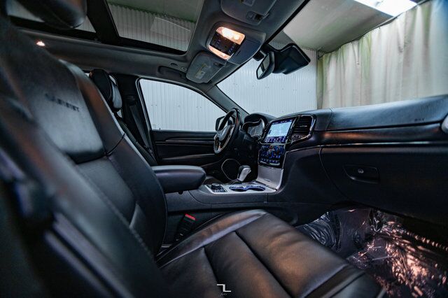 2021 Jeep Grand Cherokee 4x4 Summit Leather Roof Nav BCam Red Deer AB