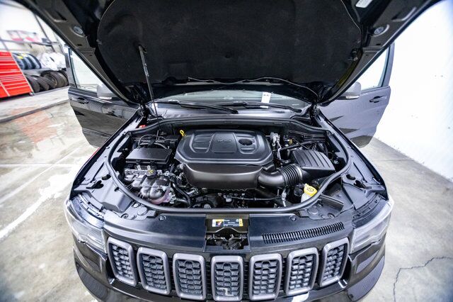 2021 Jeep Grand Cherokee 4x4 Trailhawk Leather Roof Nav BCam Red Deer AB