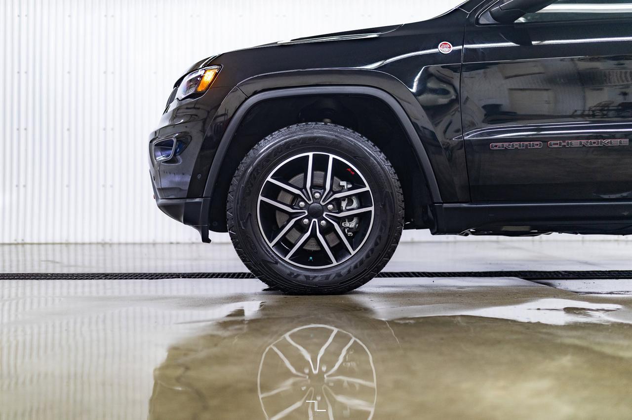 2021 Jeep Grand Cherokee 4x4 Trailhawk Leather Roof Nav BCam Red Deer AB