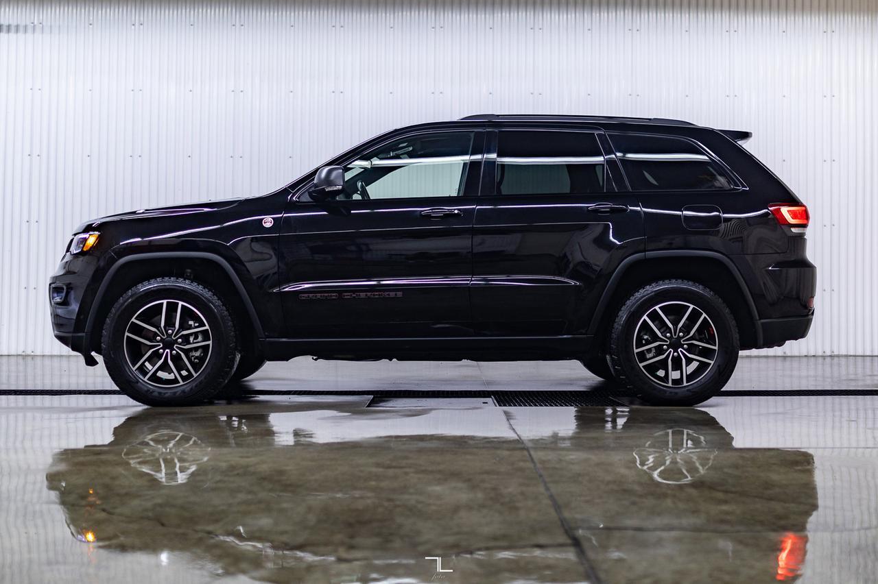 2021 Jeep Grand Cherokee 4x4 Trailhawk Leather Roof Nav BCam Red Deer AB