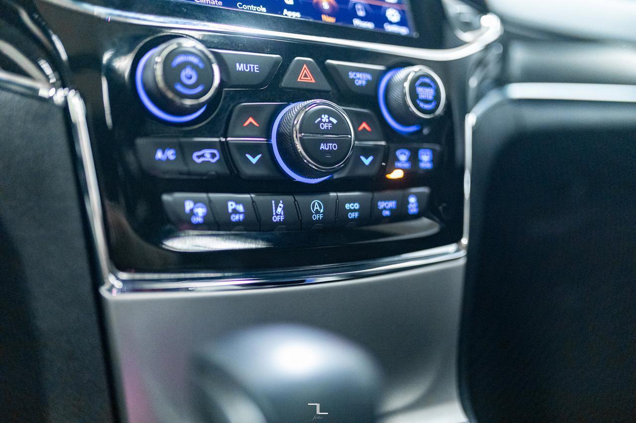 2021 Jeep Grand Cherokee 4x4 Trailhawk Leather Roof Nav BCam Red Deer AB