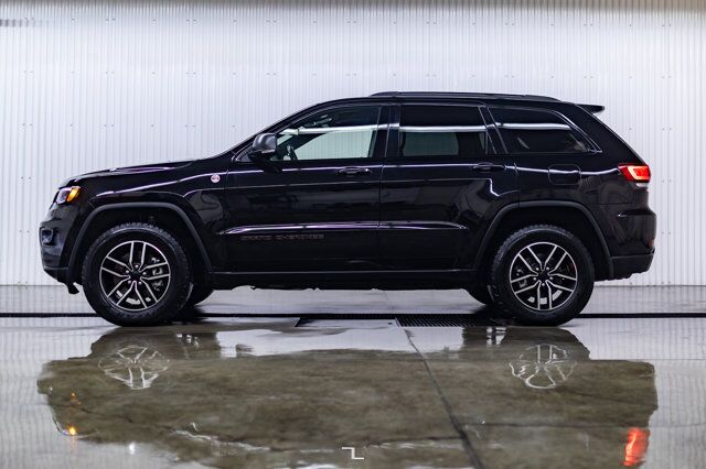 2021 Jeep Grand Cherokee 4x4 Trailhawk Leather Roof Nav BCam Red Deer AB