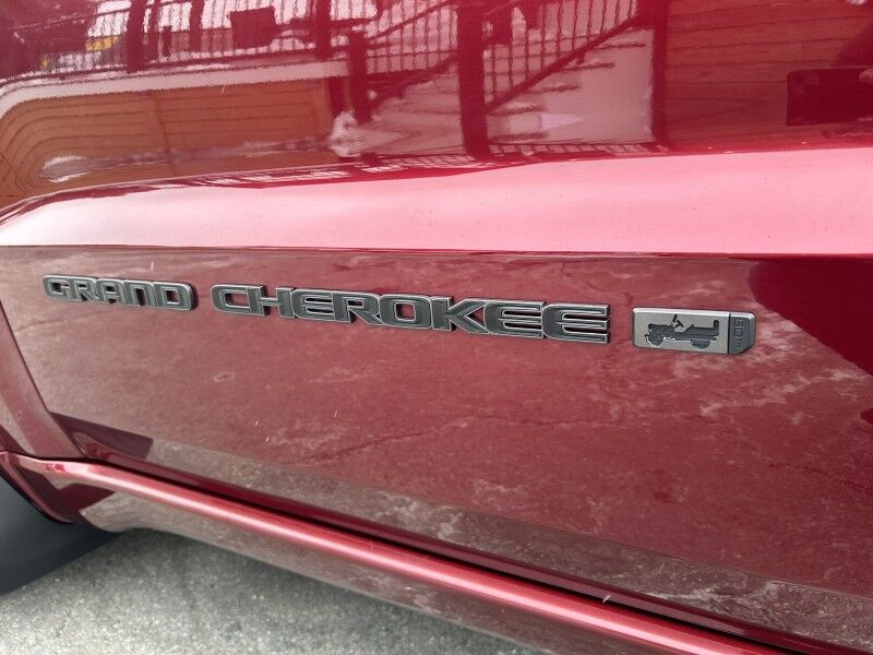 2021 Jeep Grand Cherokee 80th Anniversary - WELL MAINTAINED - NEW TIRES Whitinsville MA