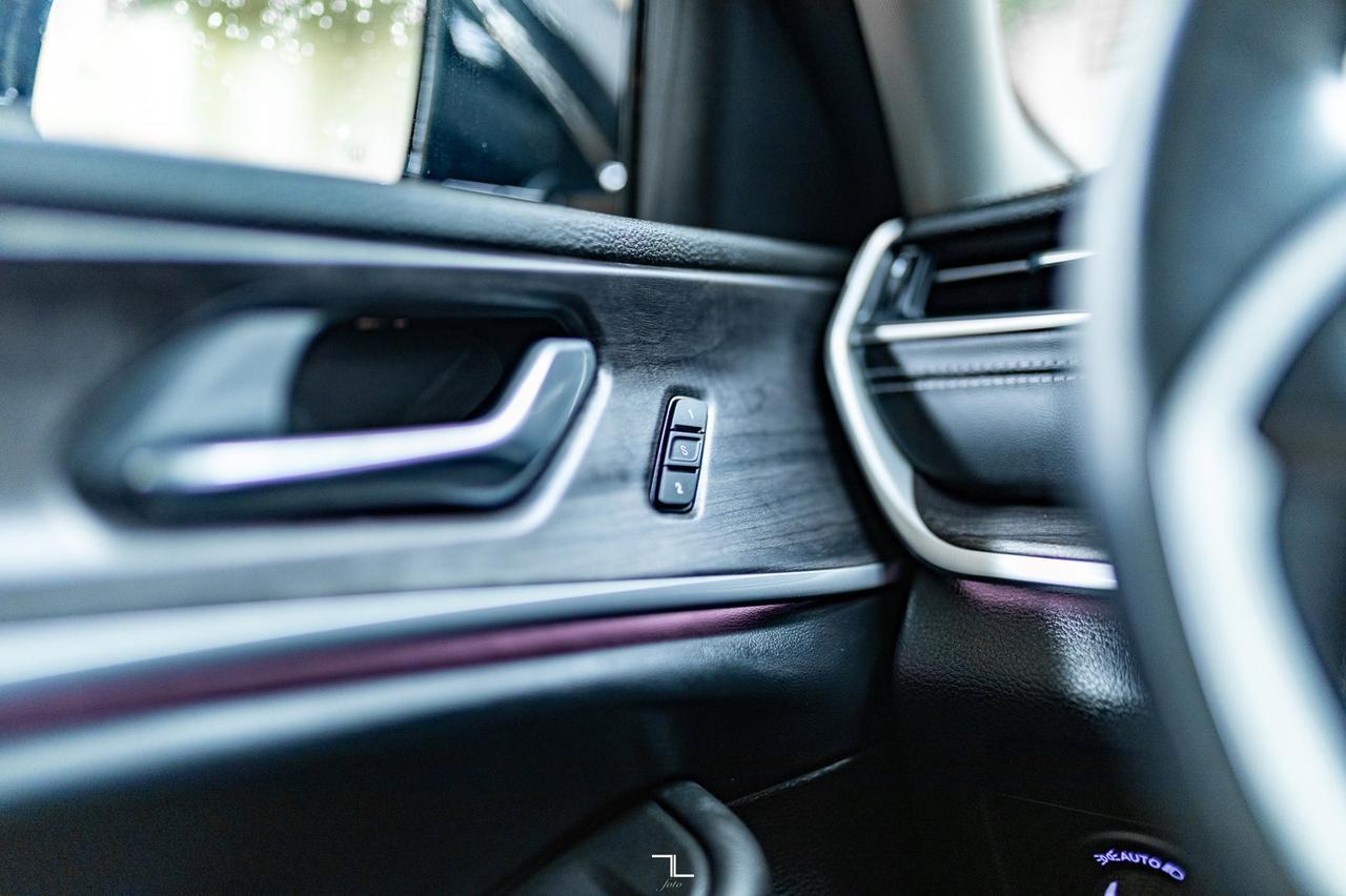 2021 Jeep Grand Cherokee L 4x4 Limited Leather Roof Nav Red Deer AB