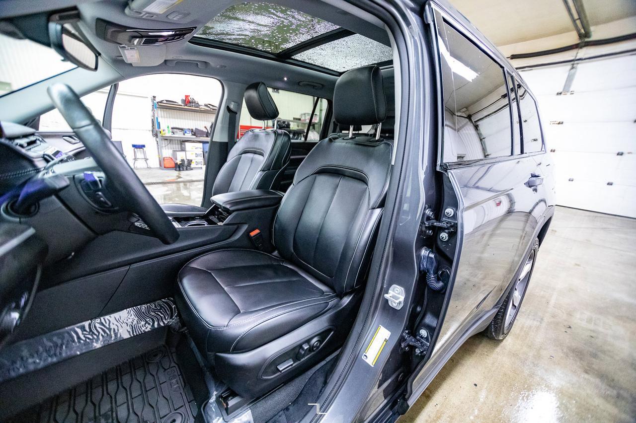 2021 Jeep Grand Cherokee L 4x4 Limited Leather Roof Nav Red Deer AB