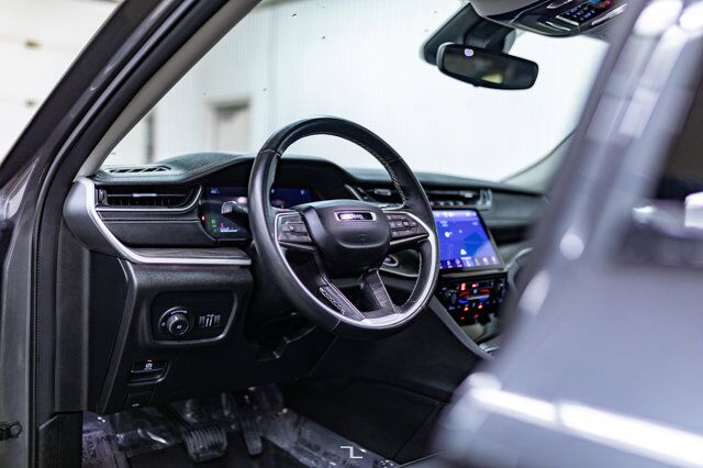 2021 Jeep Grand Cherokee L 4x4 Limited Leather Roof Nav Red Deer AB