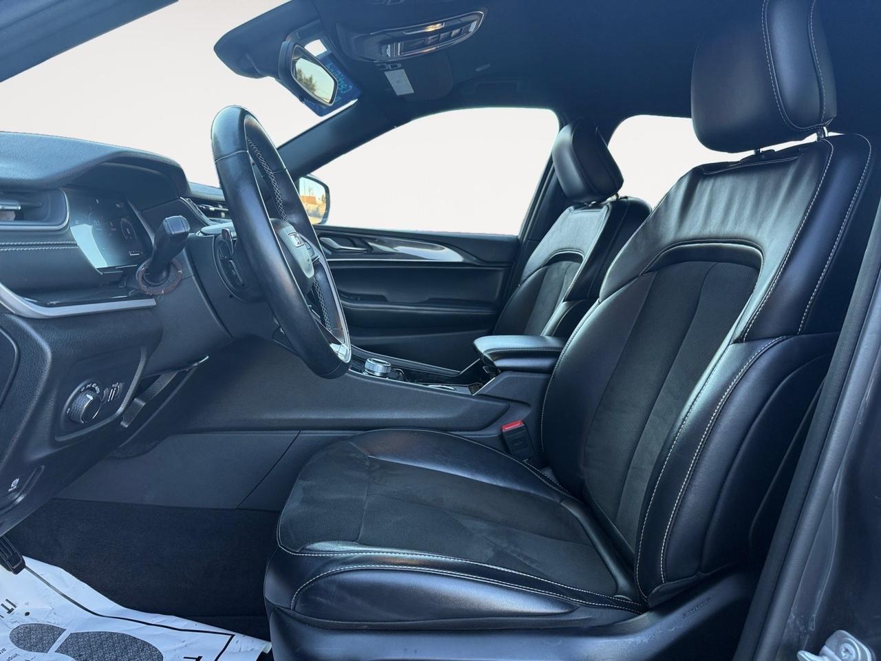 2021 Jeep Grand Cherokee L Altitude, HEATED SEATS, HEATED STEERING WHEEL, CAPTAINS CHAIRS, 3RD ROW, APPLE CARPLAY/ANDROID AUTO, POWER AND HEATED MIRRORS, BACKUP CAMERA, REMOTE START, POWER LIFTGATE, ROOF RACKS, MAKE THIS JEEP GRAND CHEROKEE YOURS TODAY!