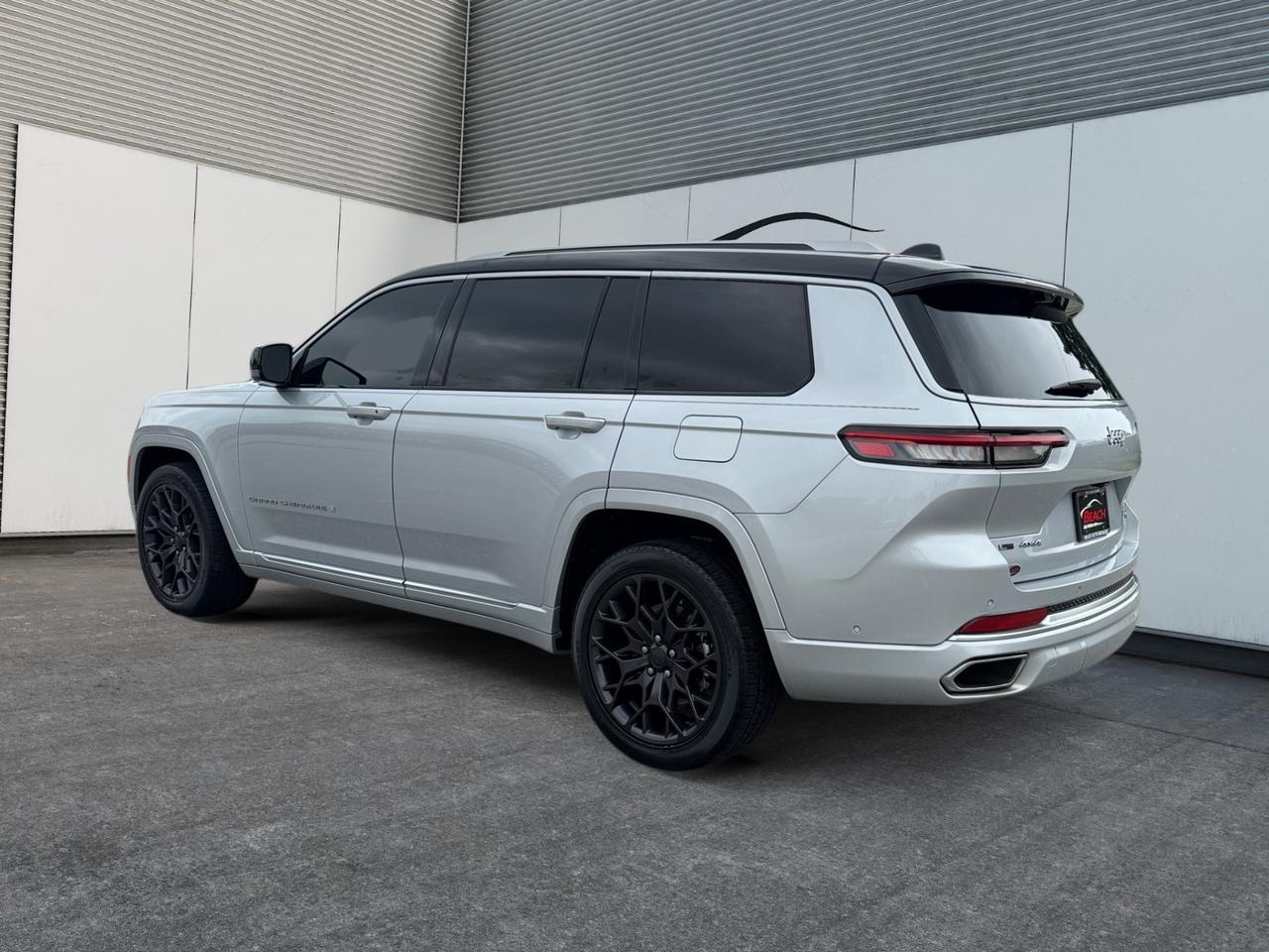 2021 Jeep Grand Cherokee L SUMMIT RESERVE, QUADRA LIFT AIR SUSPENSION, 4X4, TOWING PACKAGE, PANORAMIC SUNROOF, CROSS PATH DETECTION, HEAD-UP DISPLAY, MCINTOSH SPEAKERS, HEATED & COOLED SEATS, ADAPTIVE CRUISE CONTROL, COMFORT, SAFETY, & LUXURY, THIS SUV HAS IT ALL- DONT MISS OU Norfolk VA