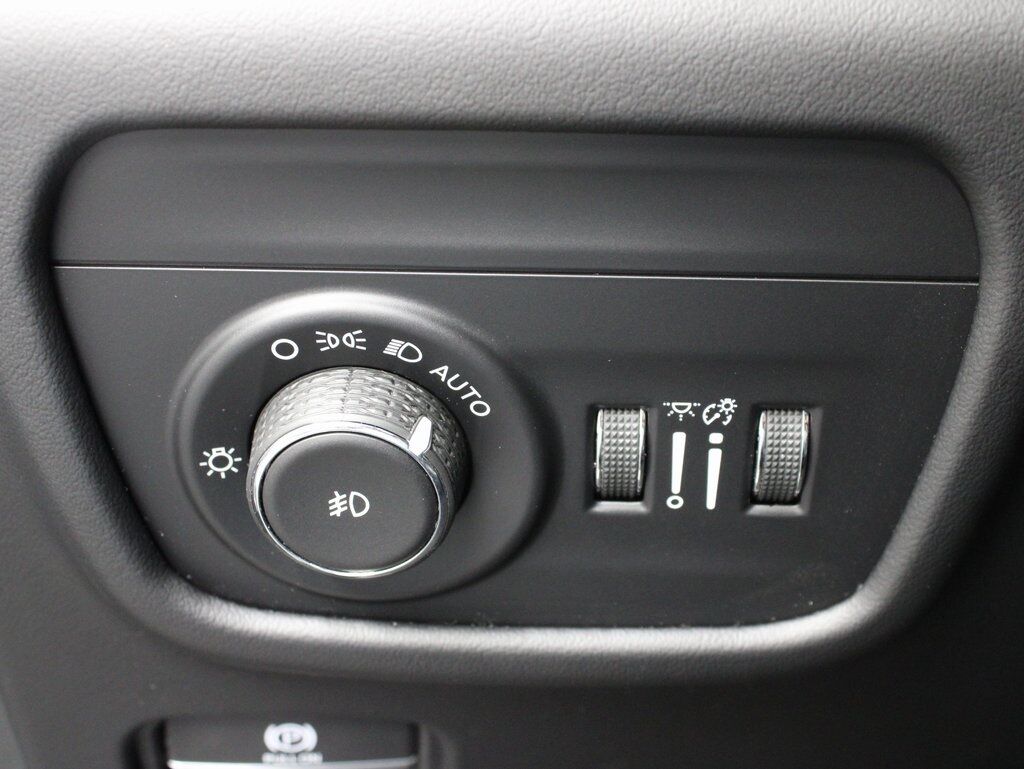 2021 Jeep Grand Cherokee L Summit Reserve 4WD 7 Passenger Fond du Lac WI