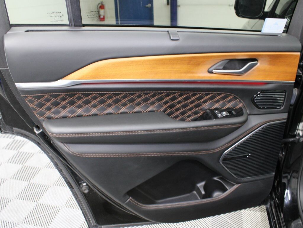 2021 Jeep Grand Cherokee L Summit Reserve 4WD 7 Passenger Fond du Lac WI