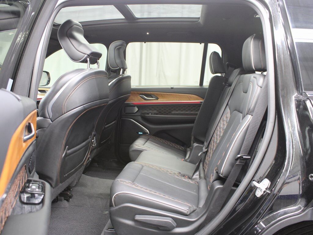 2021 Jeep Grand Cherokee L Summit Reserve 4WD 7 Passenger Fond du Lac WI