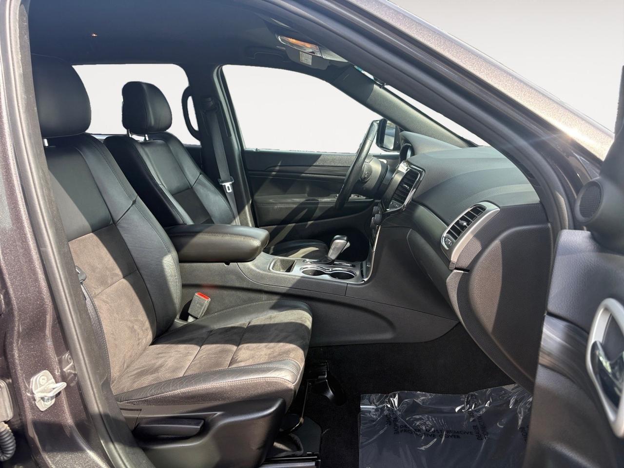 2021 Jeep Grand Cherokee Laredo X, 4X4, POWER LIFTGATE, BLIND SPOT ALERT, APPLE CARPLAY/ANDROID AUTO, BACKUP CAMERA, REMOTE START, NAVIGATION, BLUETOOTH, HEATED STEERING WHEEL & SEATS, CLEAN CARFAX, JUMP IN A JEEP NOW! Virginia Beach VA