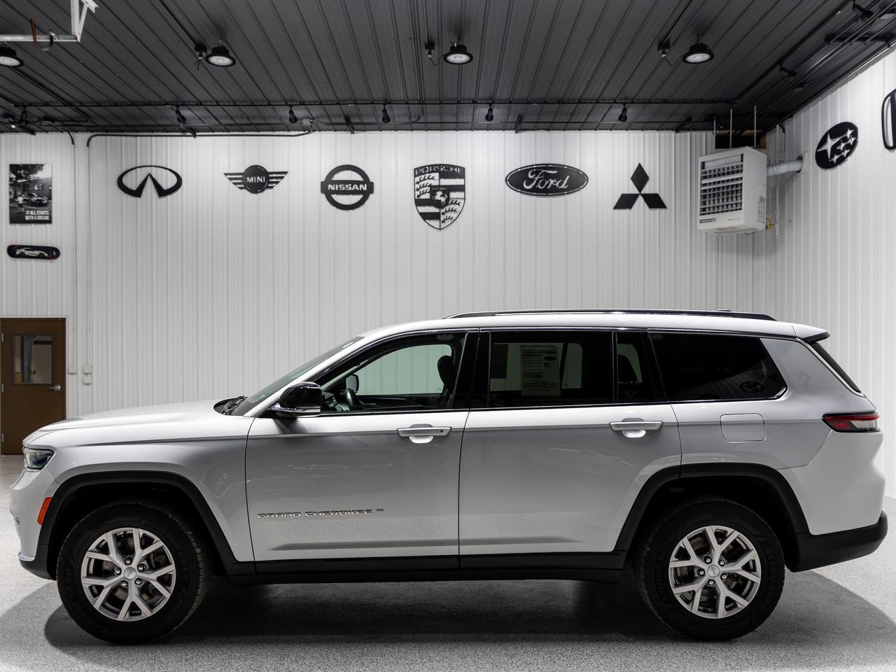 2021 Jeep Grand Cherokee Limited 4WD 6-Passenger Cranberry PA
