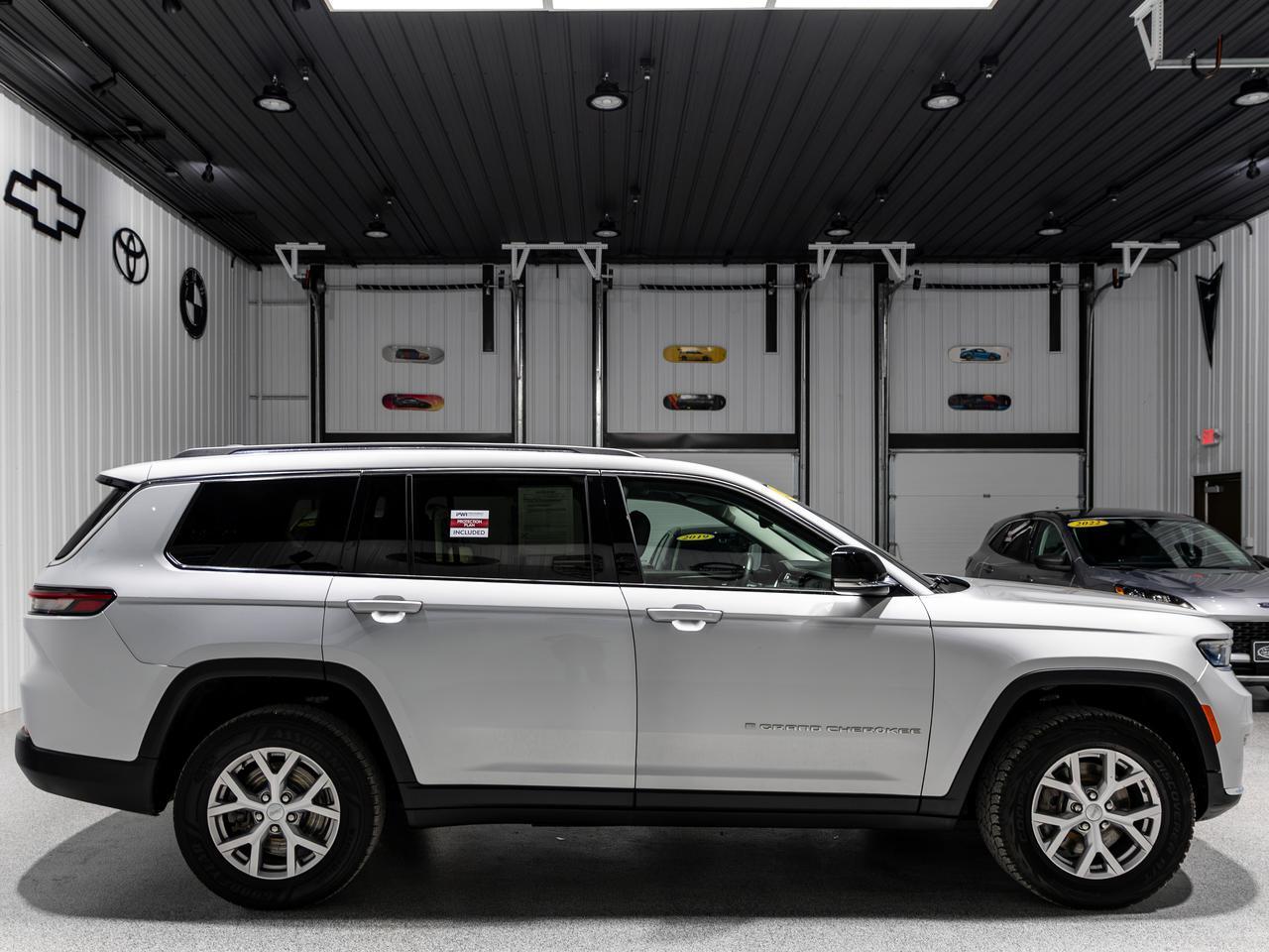2021 Jeep Grand Cherokee Limited 4WD 6-Passenger Cranberry PA
