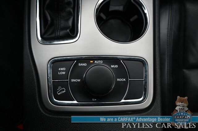 2021 Jeep Grand Cherokee Limited / AWD / Luxury Group II Pkg / Auto Start / Heated & Ventilated Leather Seats / Heated Steering Wheel / Navigation / Panoramic Sunroof / Blind Spot Alert / Apple CarPlay & Android Auto / Back Up Camera Anchorage AK