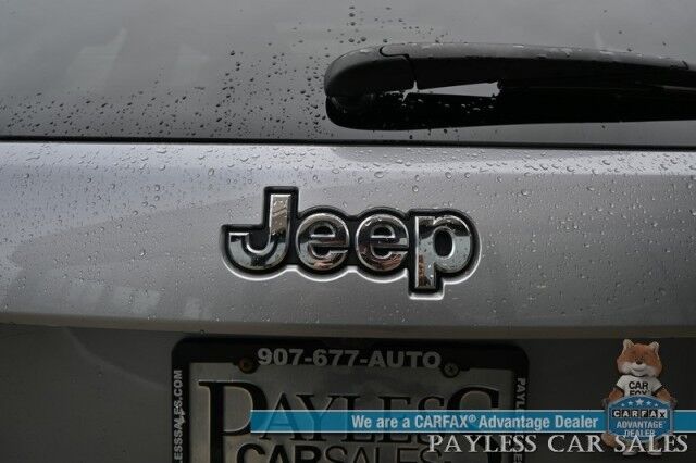 2021 Jeep Grand Cherokee Limited / AWD / Luxury Group II Pkg / Auto Start / Heated & Ventilated Leather Seats / Heated Steering Wheel / Navigation / Panoramic Sunroof / Blind Spot Alert / Apple CarPlay & Android Auto / Back Up Camera Anchorage AK