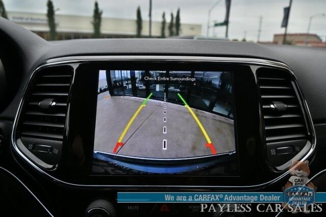 2021 Jeep Grand Cherokee Limited / AWD / Luxury Group II Pkg / Auto Start / Heated & Ventilated Leather Seats / Heated Steering Wheel / Navigation / Panoramic Sunroof / Blind Spot Alert / Apple CarPlay & Android Auto / Back Up Camera Anchorage AK