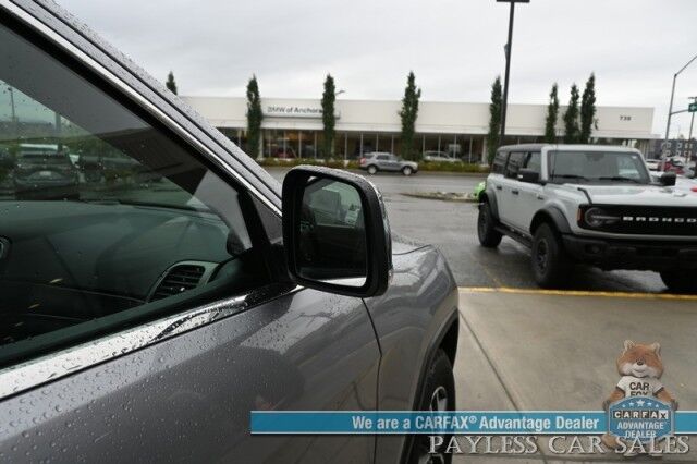 2021 Jeep Grand Cherokee Limited / AWD / Luxury Group II Pkg / Auto Start / Heated & Ventilated Leather Seats / Heated Steering Wheel / Navigation / Panoramic Sunroof / Blind Spot Alert / Apple CarPlay & Android Auto / Back Up Camera Anchorage AK