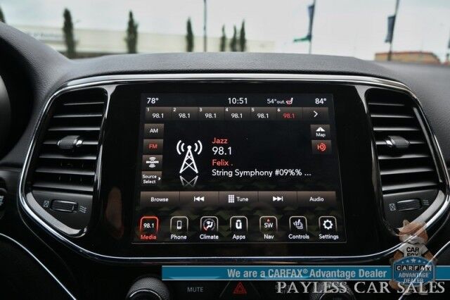 2021 Jeep Grand Cherokee Limited / AWD / Luxury Group II Pkg / Auto Start / Heated & Ventilated Leather Seats / Heated Steering Wheel / Navigation / Panoramic Sunroof / Blind Spot Alert / Apple CarPlay & Android Auto / Back Up Camera Anchorage AK