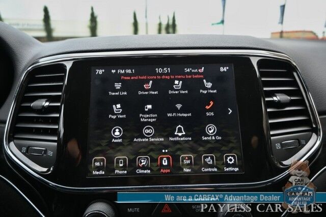 2021 Jeep Grand Cherokee Limited / AWD / Luxury Group II Pkg / Auto Start / Heated & Ventilated Leather Seats / Heated Steering Wheel / Navigation / Panoramic Sunroof / Blind Spot Alert / Apple CarPlay & Android Auto / Back Up Camera Anchorage AK