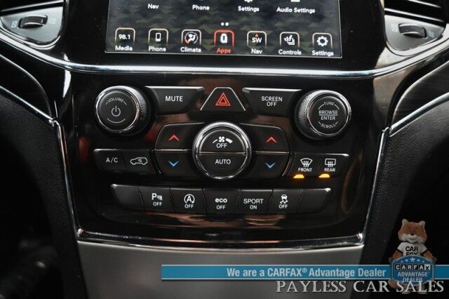 2021 Jeep Grand Cherokee Limited / AWD / Luxury Group II Pkg / Auto Start / Heated & Ventilated Leather Seats / Heated Steering Wheel / Navigation / Panoramic Sunroof / Blind Spot Alert / Apple CarPlay & Android Auto / Back Up Camera Anchorage AK