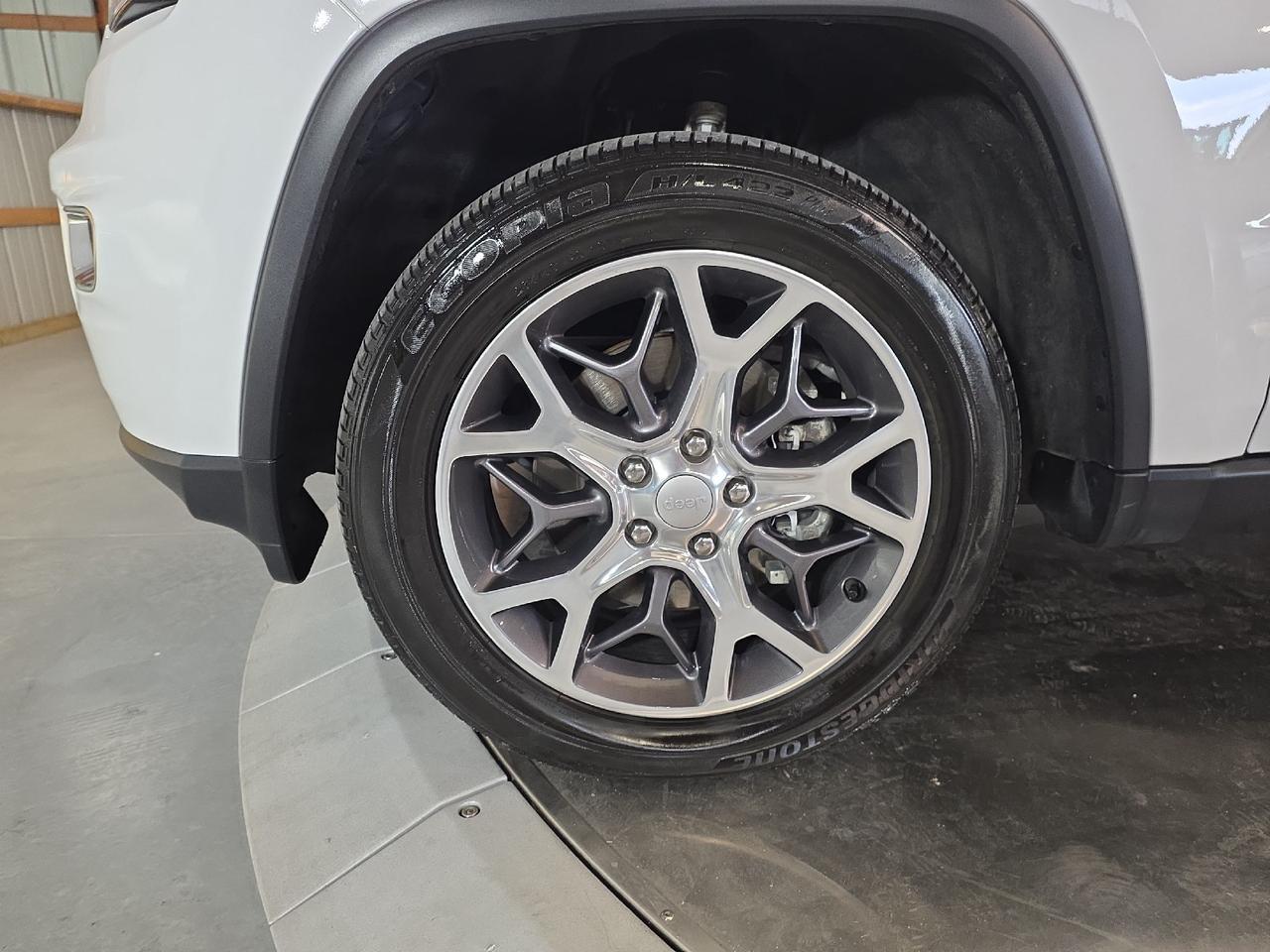 2021 Jeep Grand Cherokee Limited Sand Lake NY