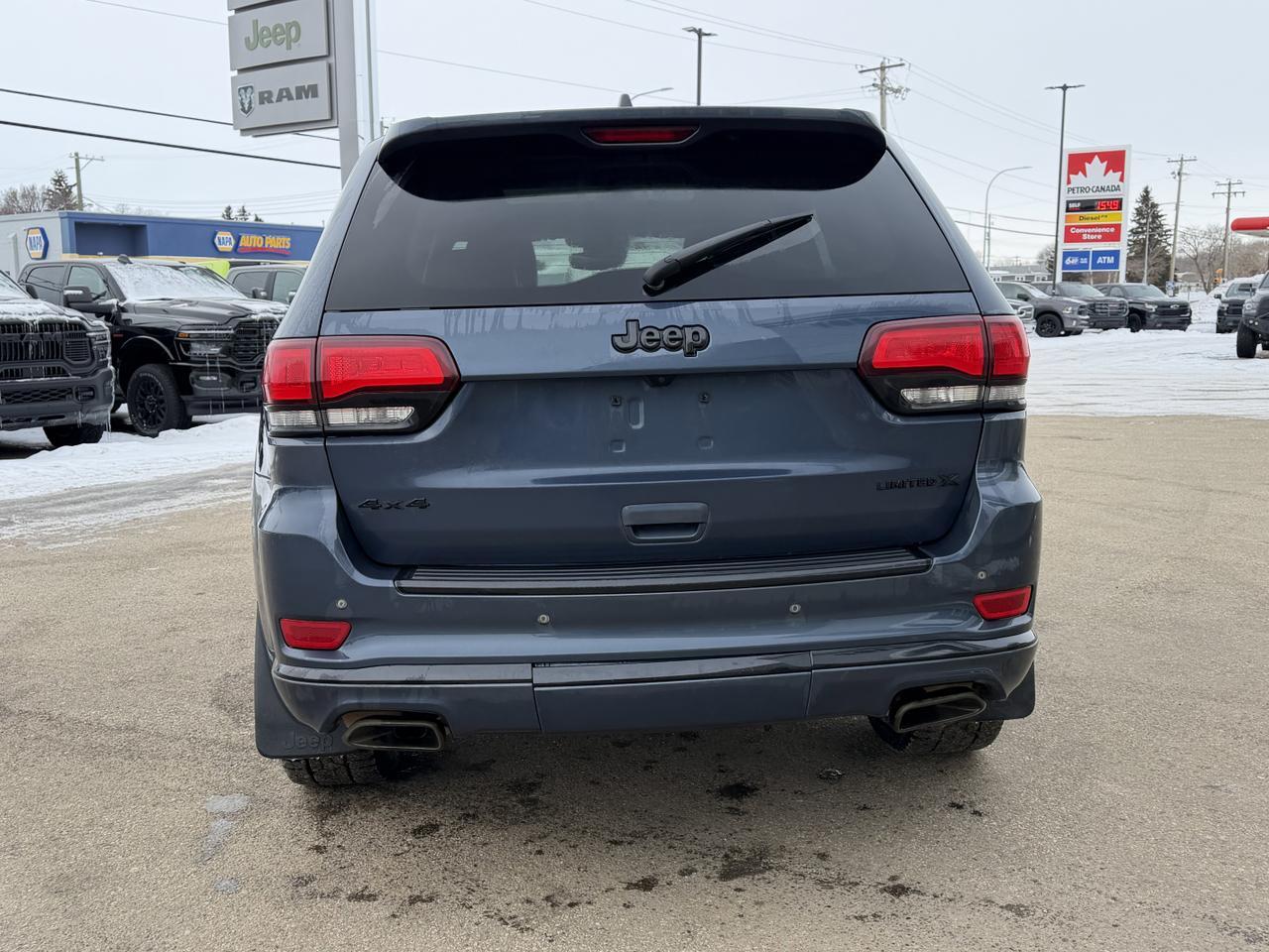 2021 Jeep Grand Cherokee Limited X 4x4 | V8 | Leather | Heated Seats | NAV | 20IN Black Wheels | Remote Start Redwater AB