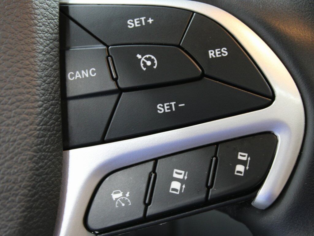 2021 Jeep Grand Cherokee Summit 4WD Fond du Lac WI