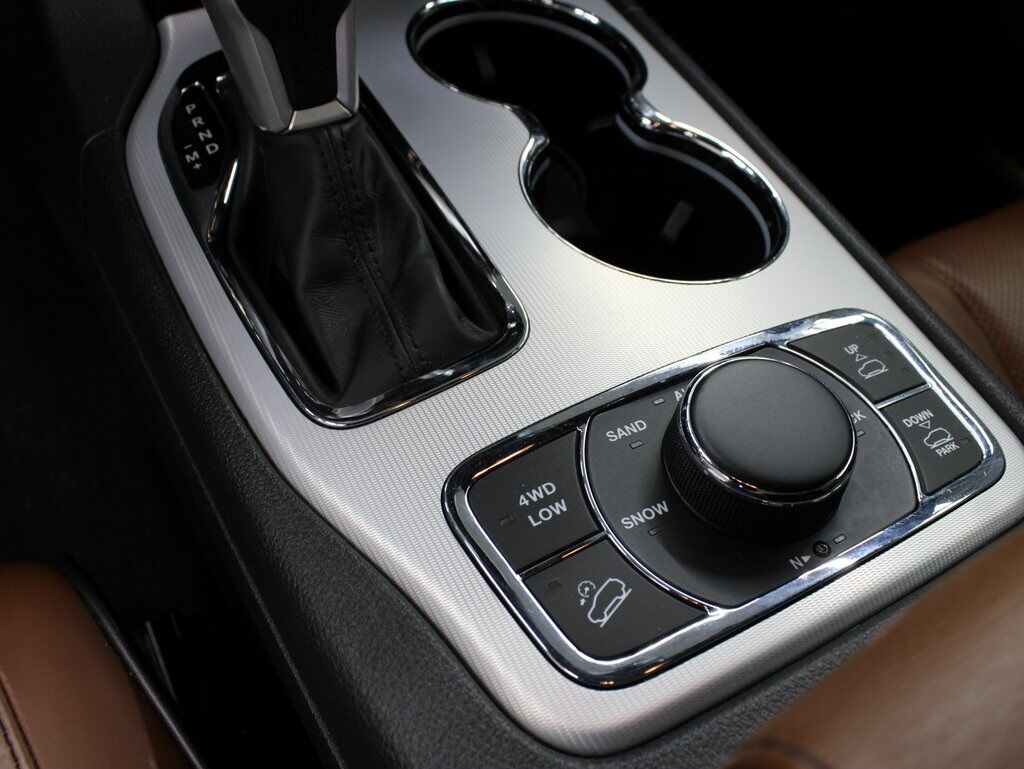 2021 Jeep Grand Cherokee Summit 4WD Fond du Lac WI