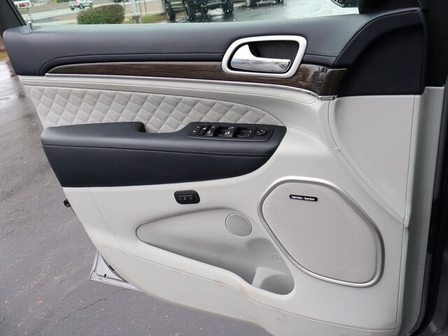 2021 Jeep Grand Cherokee Summit Oshkosh WI