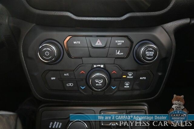 2021 Jeep Renegade Latitude / 4X4 / Auto Start / Blind Spot Alert / Lane Departure & Forward Collision / Apple CarPlay & Android Auto / AUX & USB Input / Back Up Camera / Keyless Entry & Start / Only 11K Miles / 29 MPG/ 1-Owner Anchorage AK